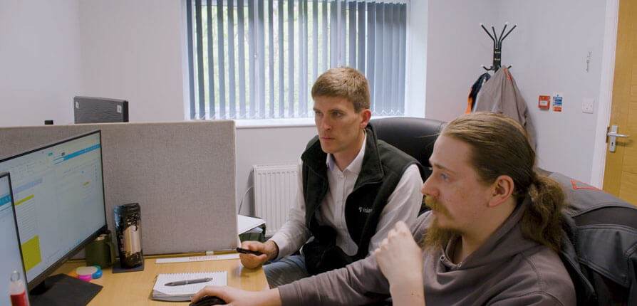 A picture of a Visiativ team member supporting Bulk Automation